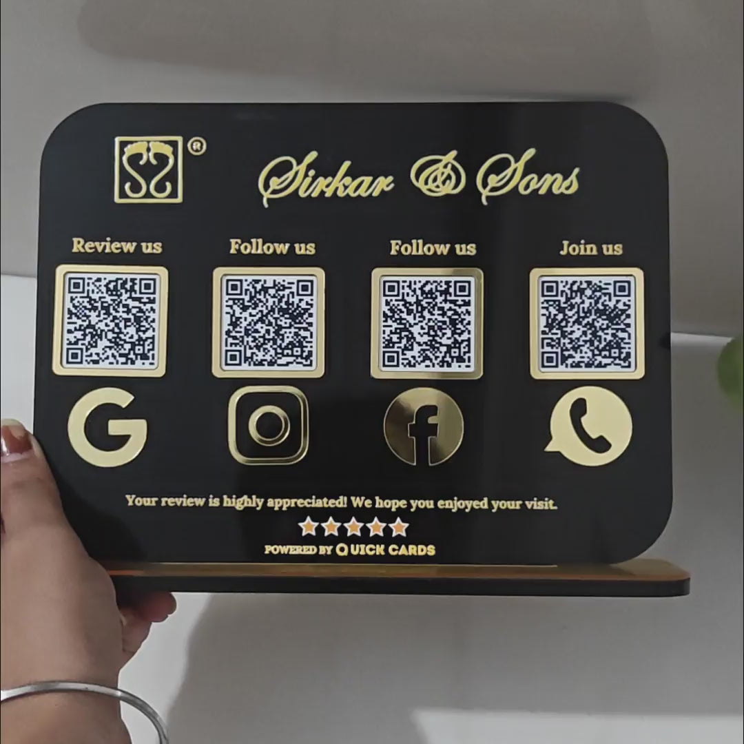 4 QR black Standee